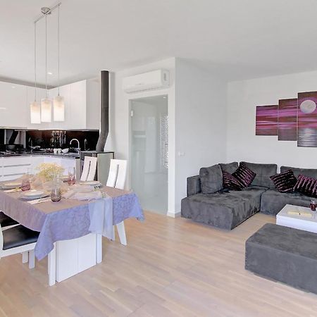 Apartment Moretic Gromaca ภายนอก รูปภาพ