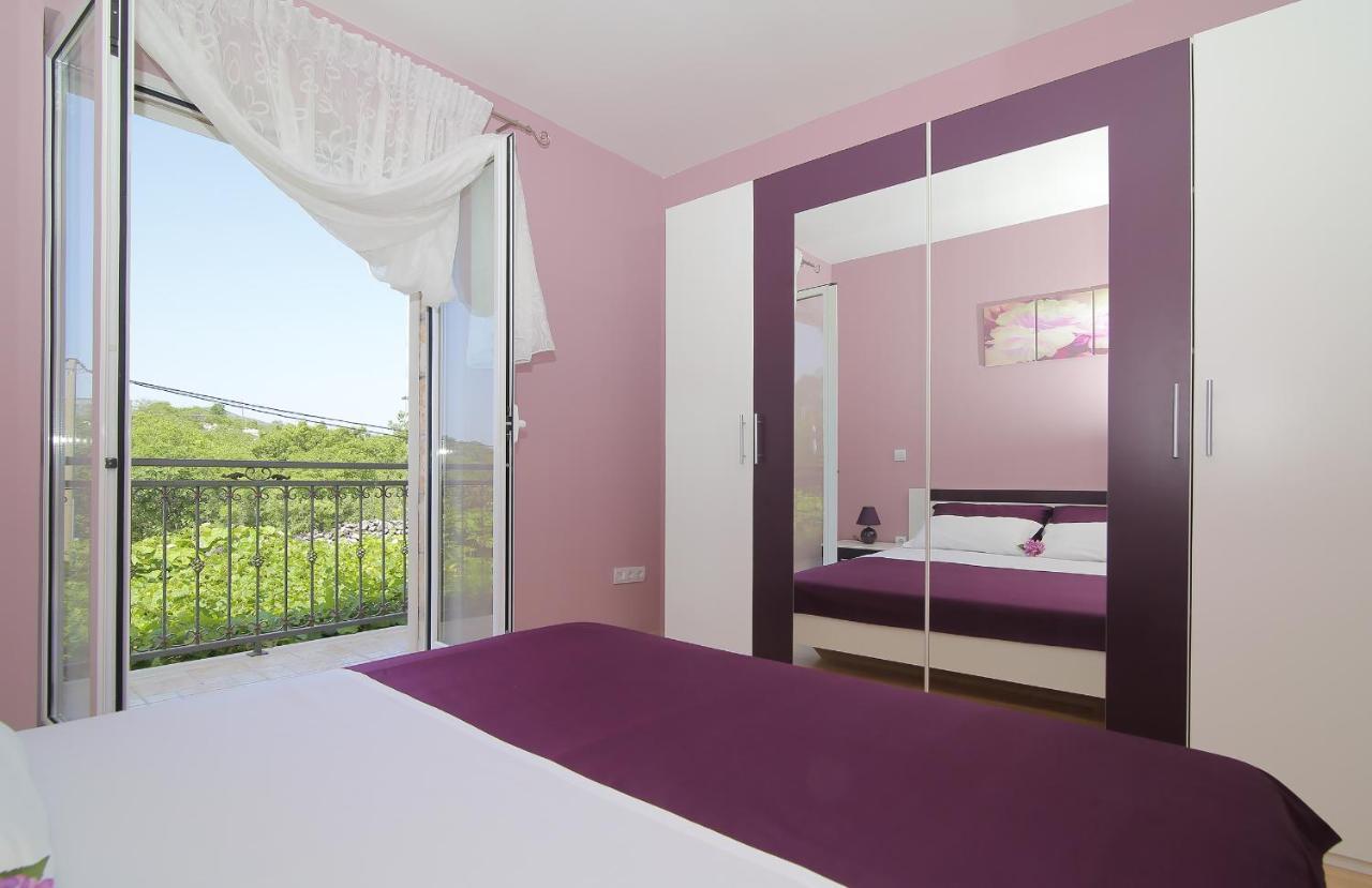 Apartment Moretic Gromaca ภายนอก รูปภาพ
