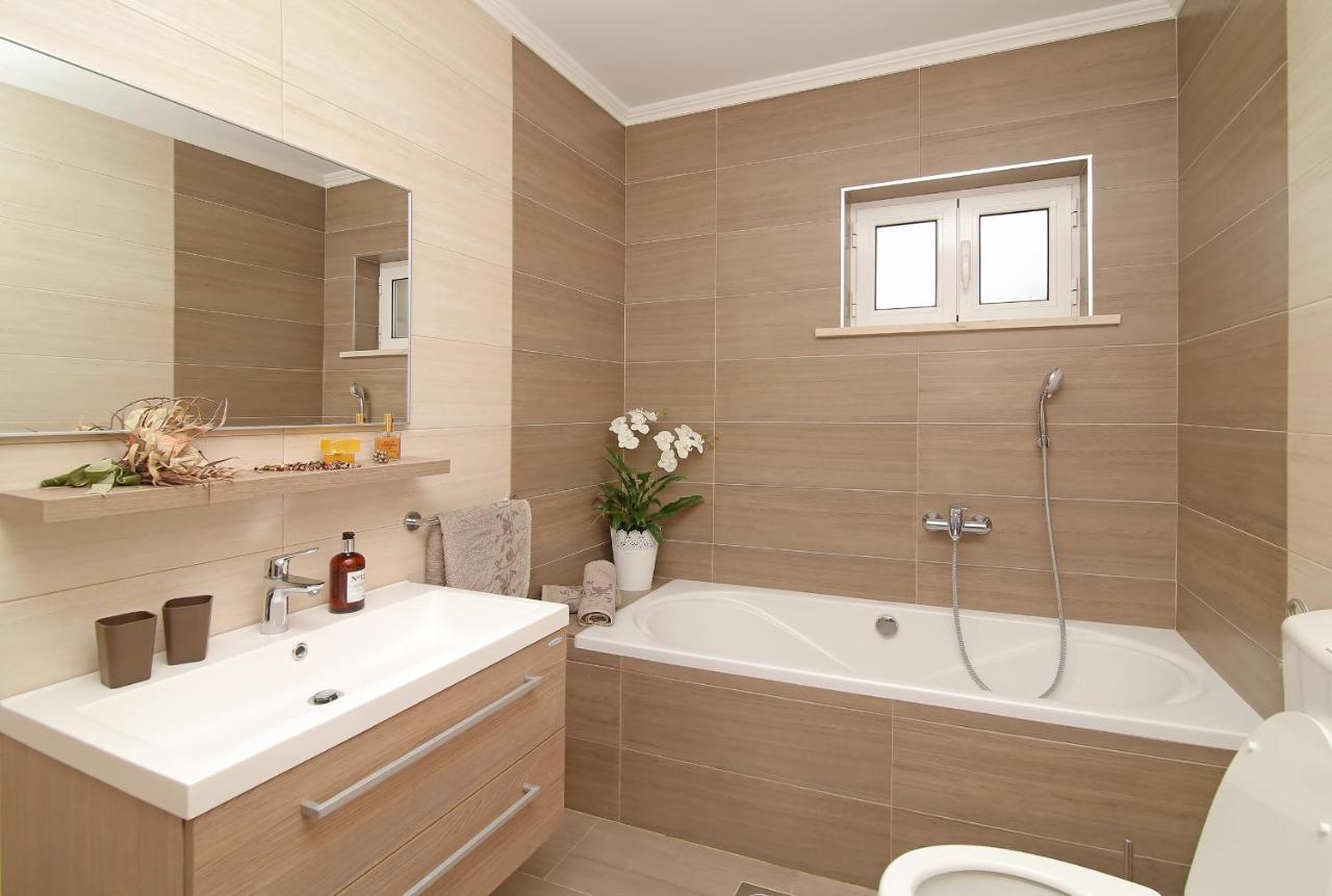 Apartment Moretic Gromaca ภายนอก รูปภาพ