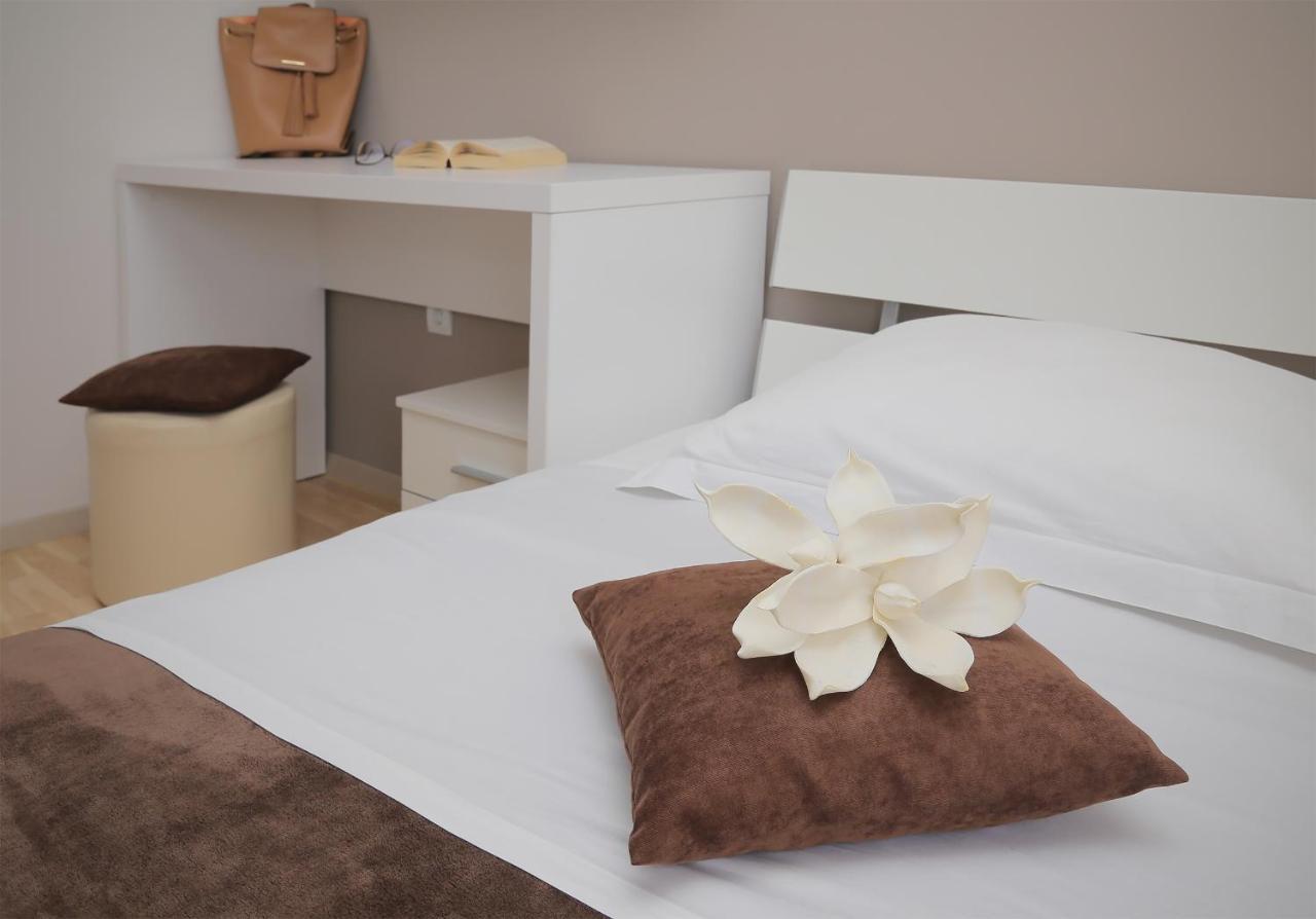 Apartment Moretic Gromaca ภายนอก รูปภาพ